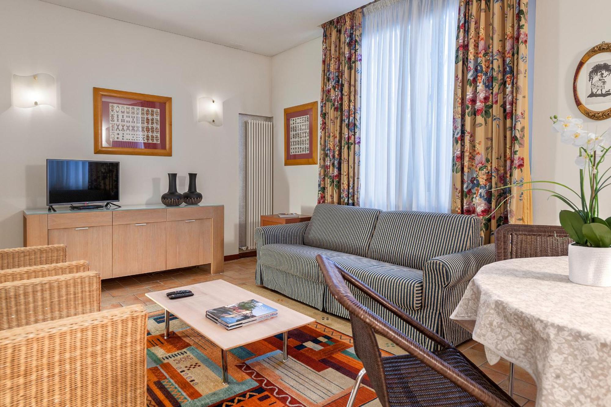 Palazzo Brando - Living Apartments تريفيزو الغرفة الصورة