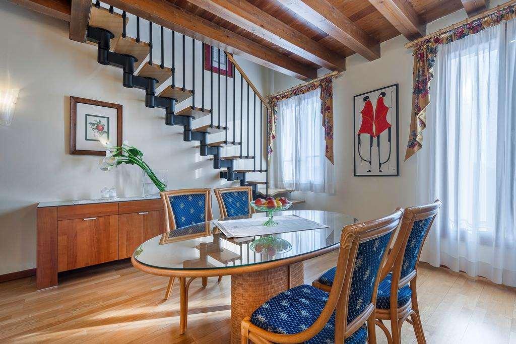 Palazzo Brando - Living Apartments تريفيزو الغرفة الصورة