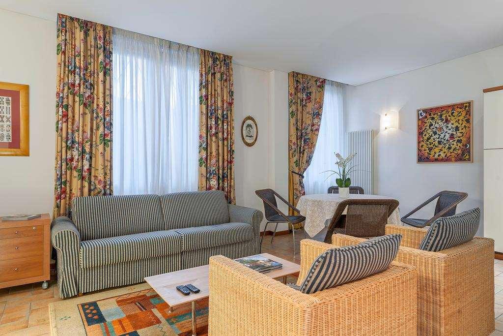 Palazzo Brando - Living Apartments تريفيزو الغرفة الصورة